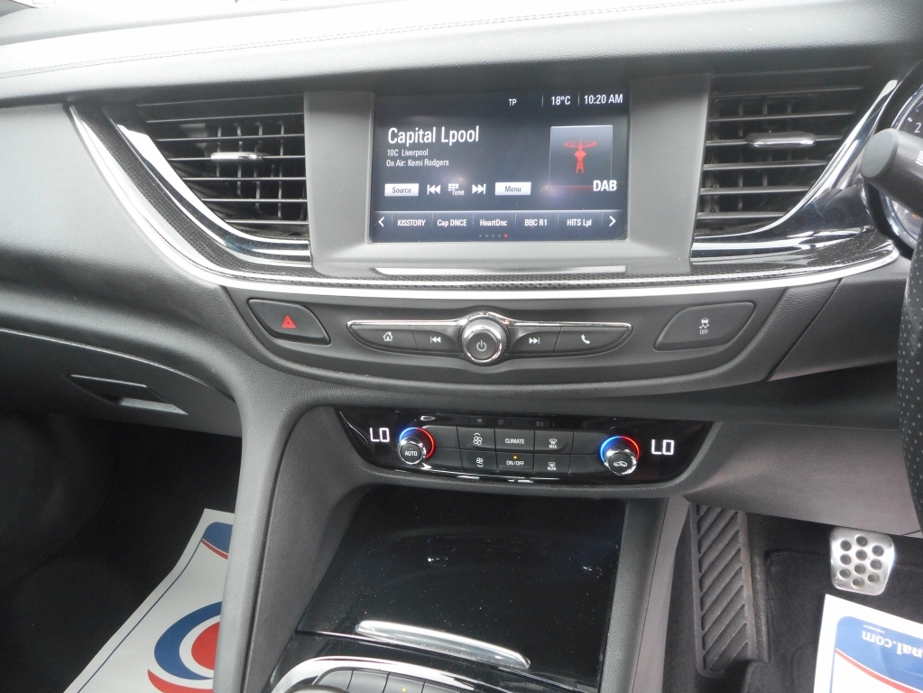 Vauxhall Insignia 2.0 Turbo D Sri White #23