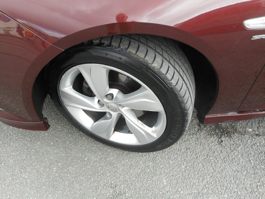 Vauxhall Insignia 2.0 Turbo D Sri White #14