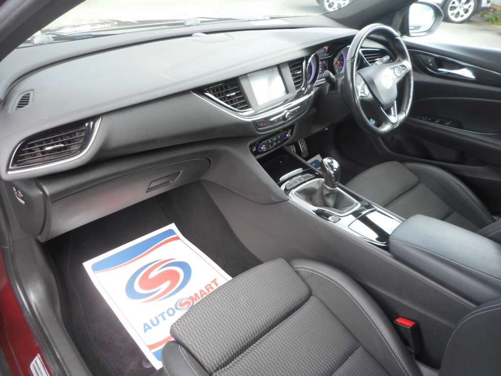 Vauxhall Insignia 2.0 Turbo D Sri White #33
