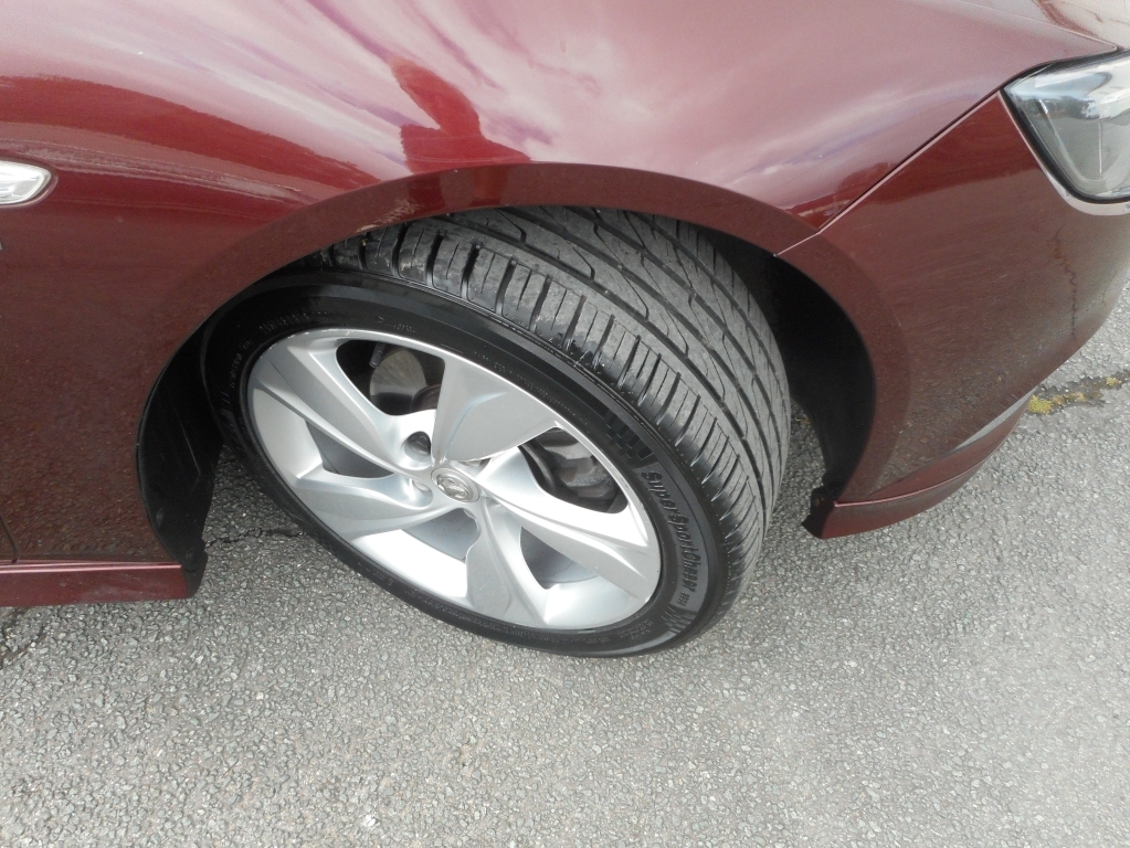 Vauxhall Insignia 2.0 Turbo D Sri White #11