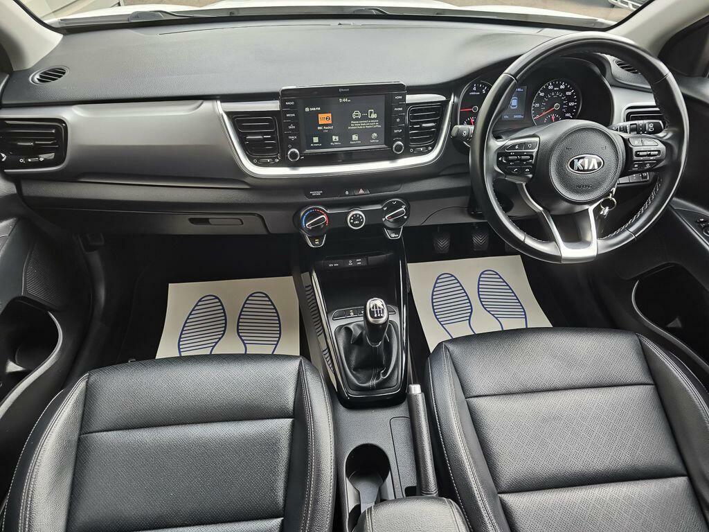Kia Stonic Maxx White #2