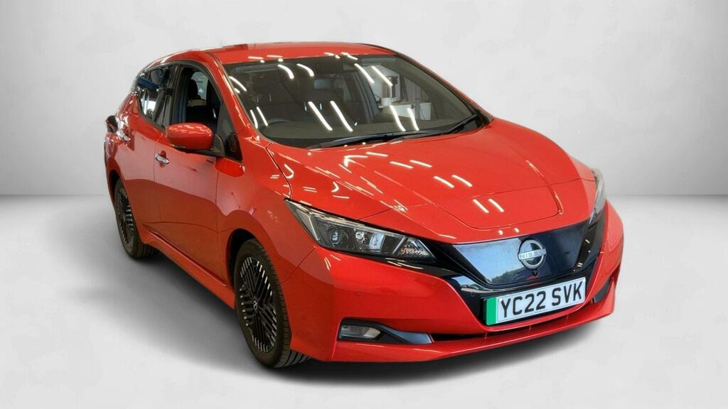 Nissan Leaf N-connecta Red