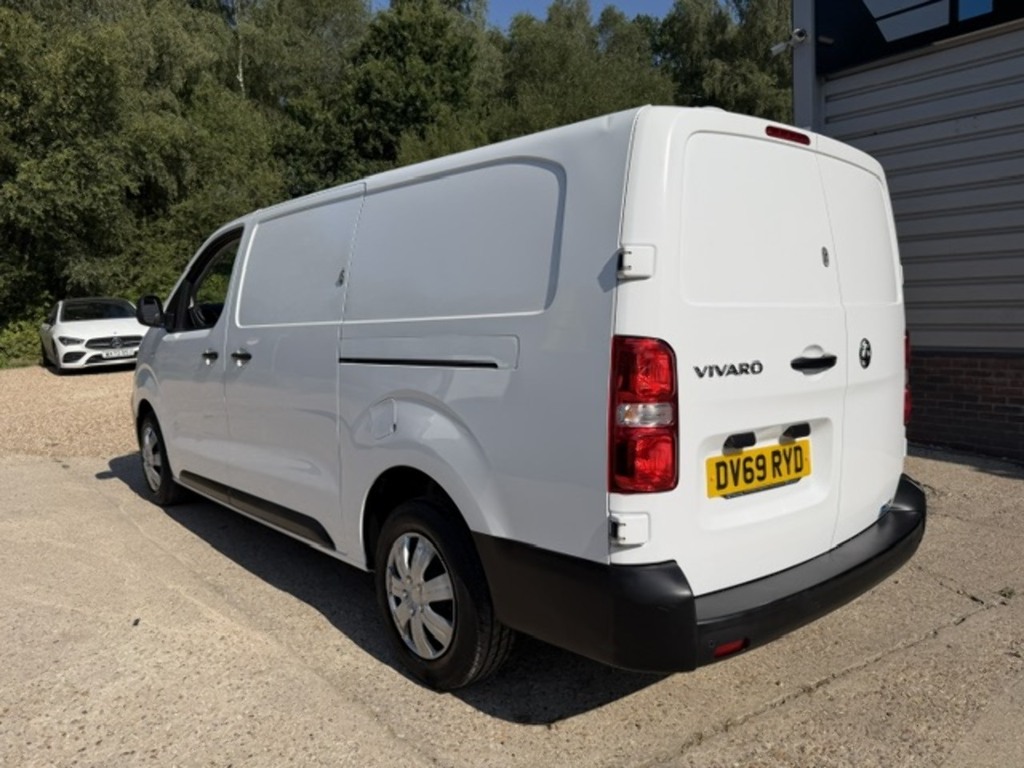 Vauxhall Vivaro Turbo D 2900 Dynamic White #5