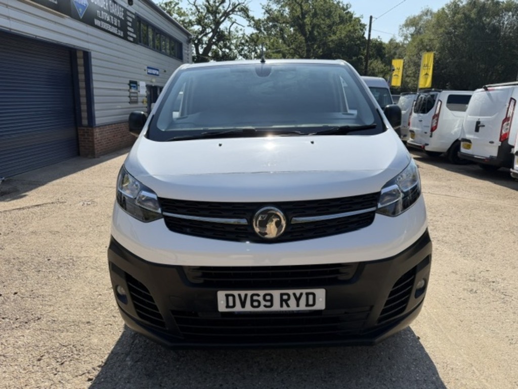 Vauxhall Vivaro 1.5L Dynamic 6Dr White #10