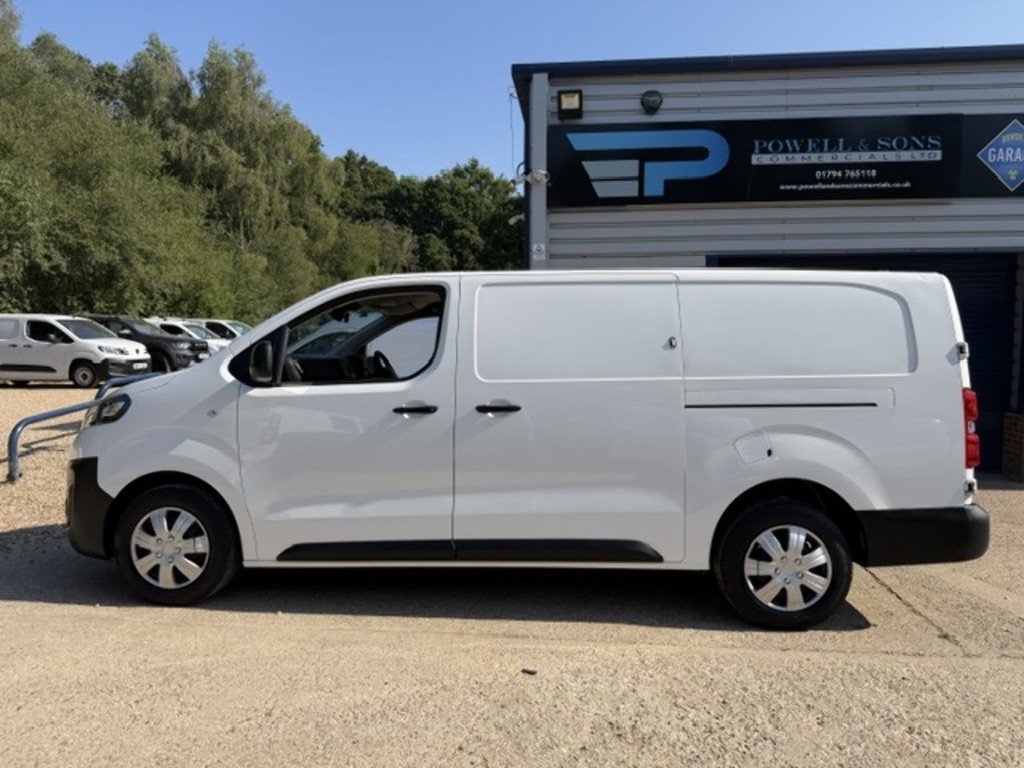 Vauxhall Vivaro 1.5L Dynamic 6Dr White #8