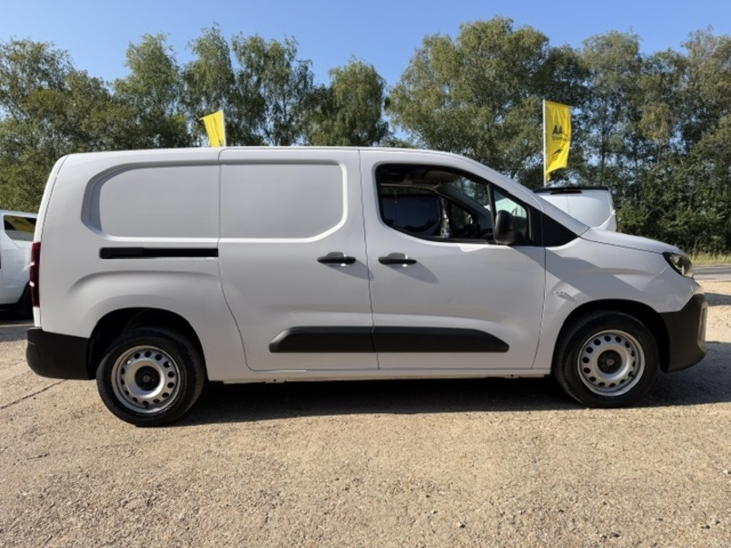 Peugeot Partner Bluehdi 950 Professional White #6