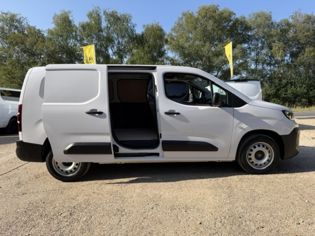 Peugeot Partner Bluehdi 950 Professional White #3