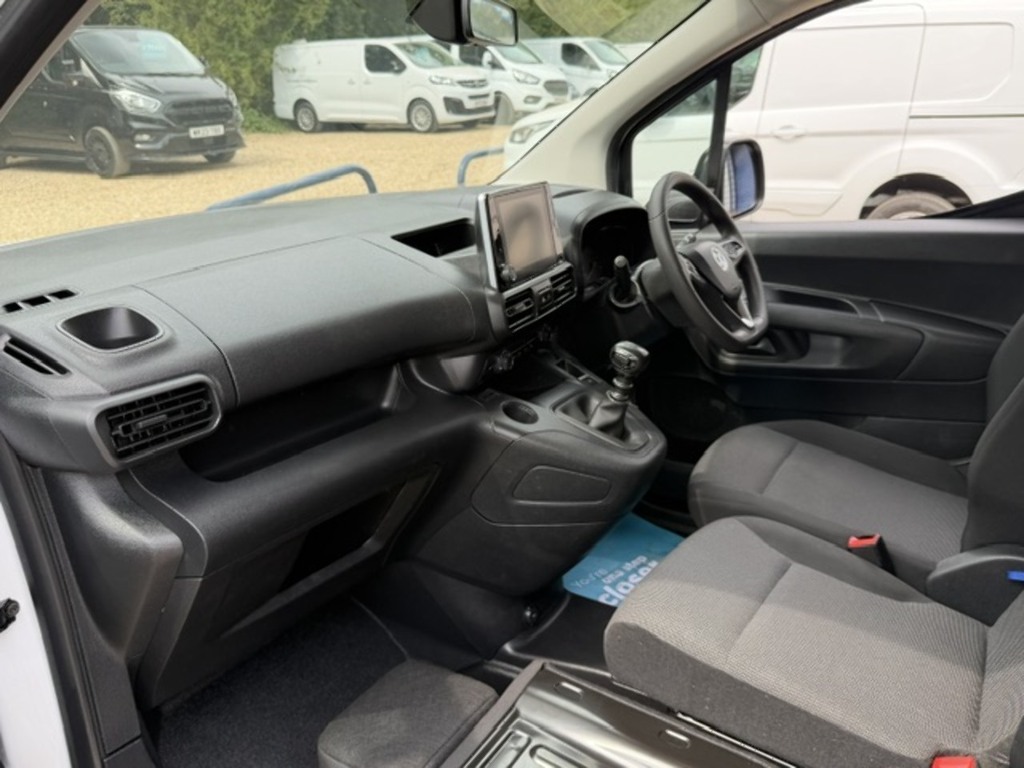 Vauxhall Combo 2300 1.5 Turbo D 100Ps H1 Pro Van Black #33