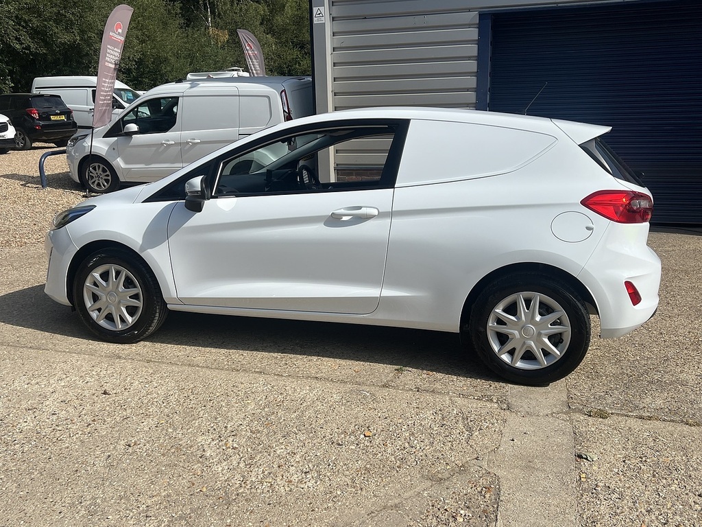 Ford Fiesta Tdci LE19UKN White #4