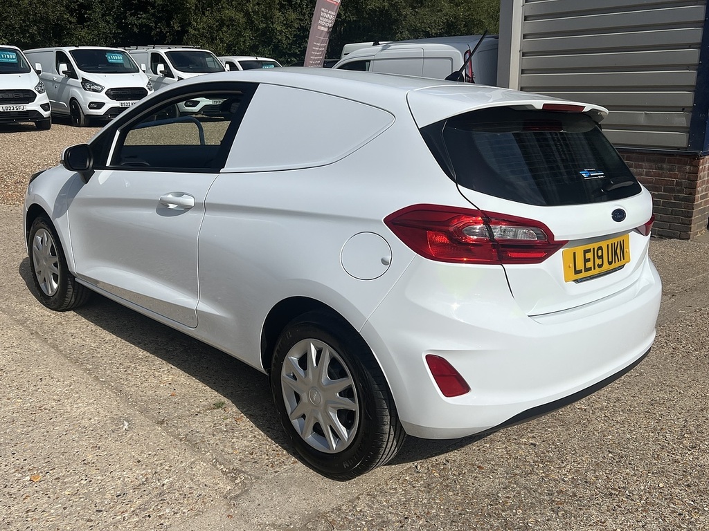 Ford Fiesta Tdci LE19UKN White #5