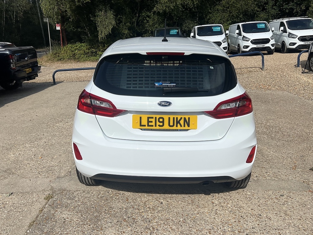 Ford Fiesta Tdci LE19UKN White #6