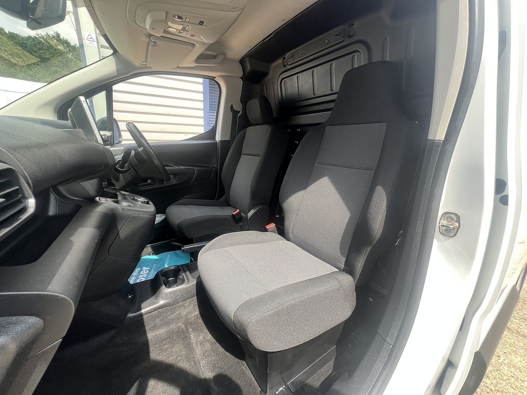 Vauxhall Combo 2300 1.5 Turbo D 100Ps H1 Sportive Van  #20