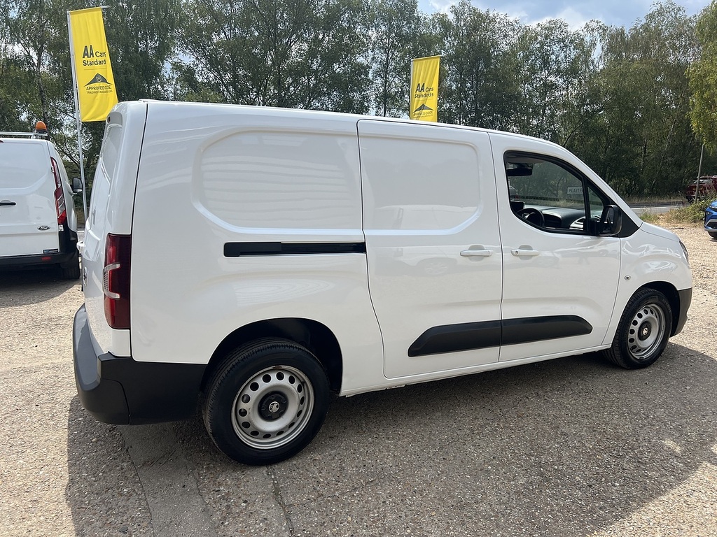 Vauxhall Combo 2300 1.5 Turbo D 100Ps H1 Sportive Van  #8