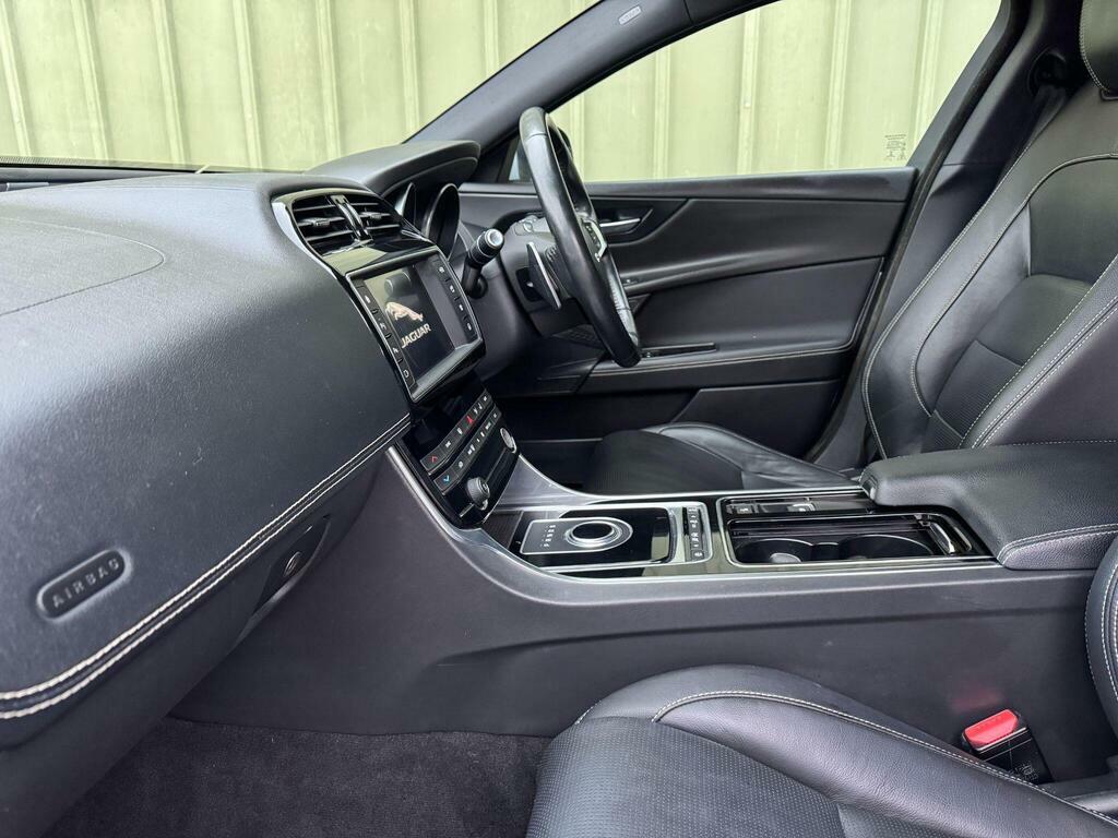 Jaguar XE 2.0D R-sport Awd Euro 6 S S Silver #3