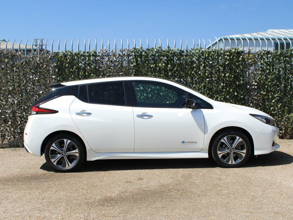Nissan Leaf Hatchback AJ52BAX White #4