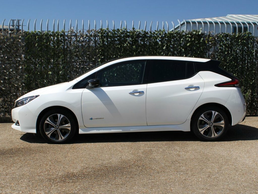 Nissan Leaf Hatchback AJ52BAX White #5