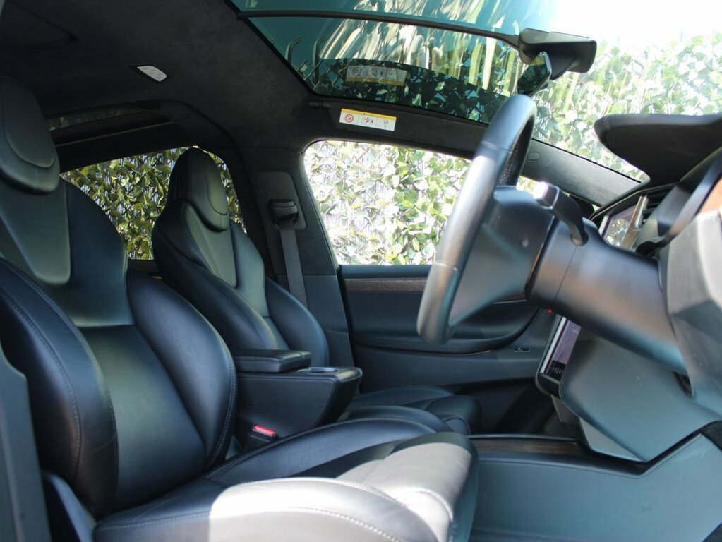 Tesla Model X Model X 100D Red #23