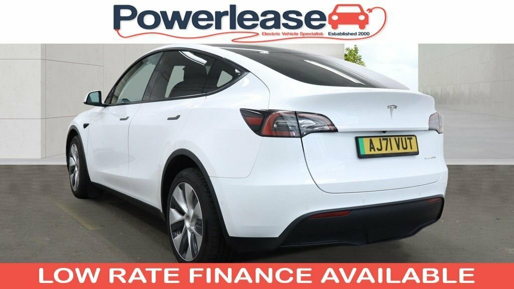 Tesla Model Y Suv AJ71VUT White