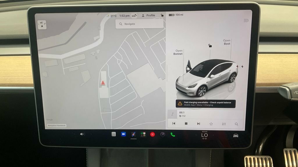 Tesla Model Y Suv AJ71VUT White #4