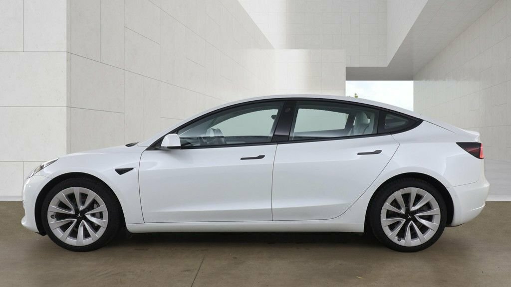 Tesla Model 3 Saloon White #5