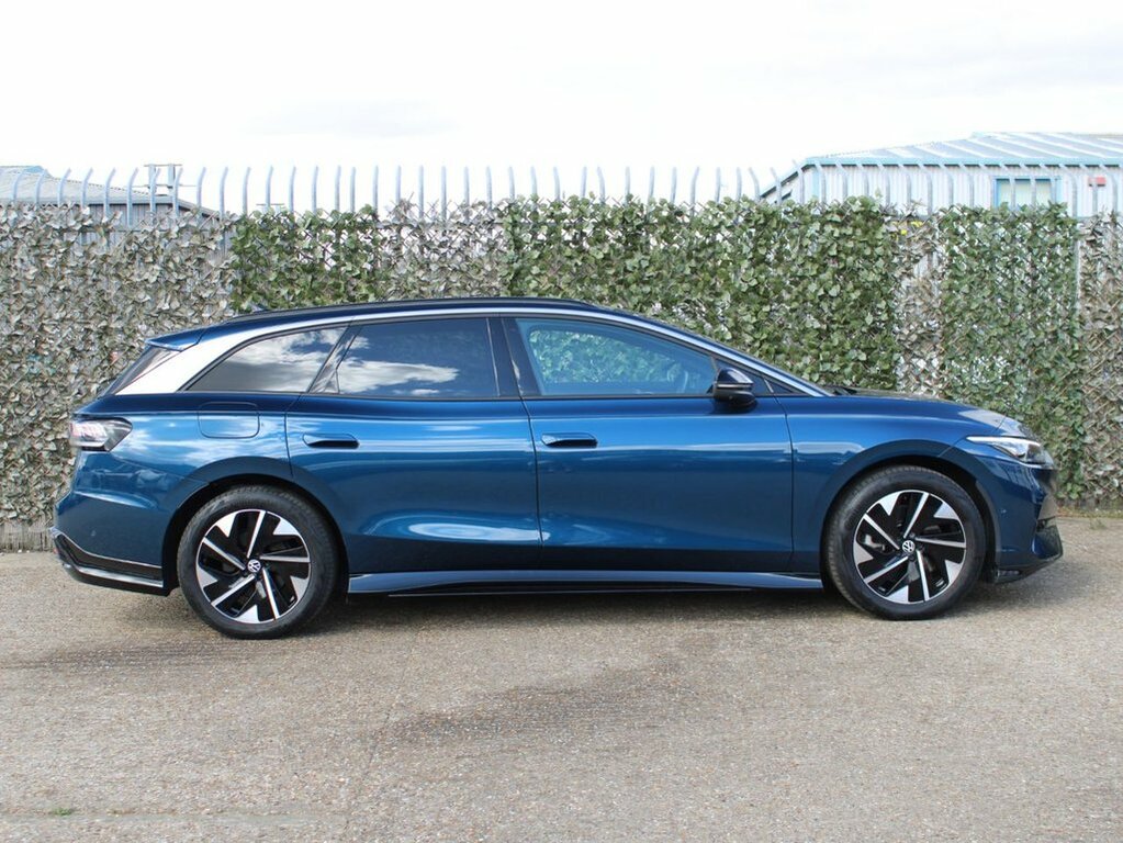 Volkswagen ID.7 Estate MK74DKA Blue #6
