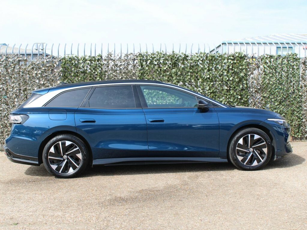 Volkswagen ID.7 Estate Blue #6