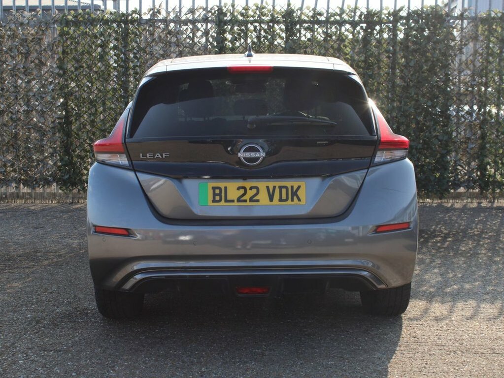 Nissan Leaf 62Kwh E Tekna Hatchback 217 Ps Silver #7