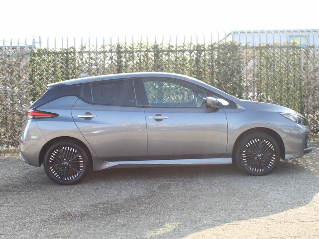 Nissan Leaf Hatchback Grey #4