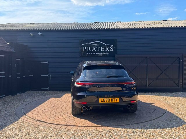 Porsche Macan Suv Pdk Black #3