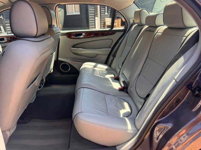 Jaguar XJ Saloon 2.7 Td Sport Premium 200808 Silver #13