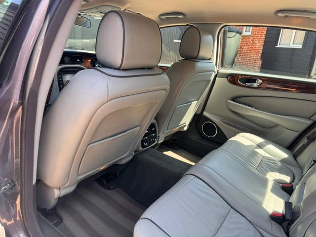 Jaguar XJ Saloon 2.7 Td Sport Premium 200808 Silver #15
