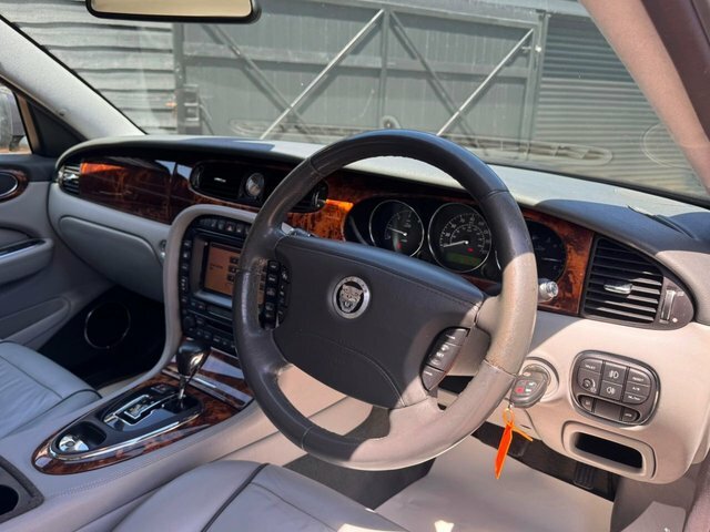 Jaguar XJ Saloon 2.7 Td Sport Premium 200808 Silver #9