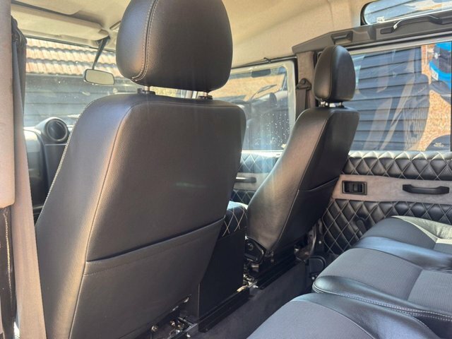Land Rover Defender 110 110 Tdci Xs U1188 Black #11