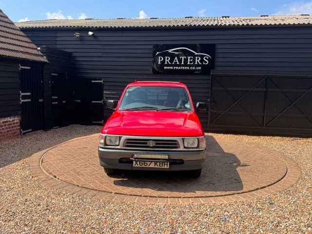 Toyota HILUX Pickup 2dr Diesel Manual Red #2