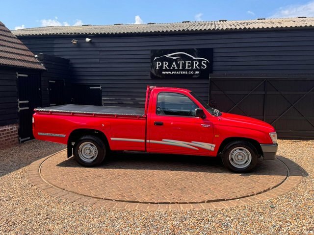 Toyota HILUX Pickup 2dr Diesel Manual Red #3