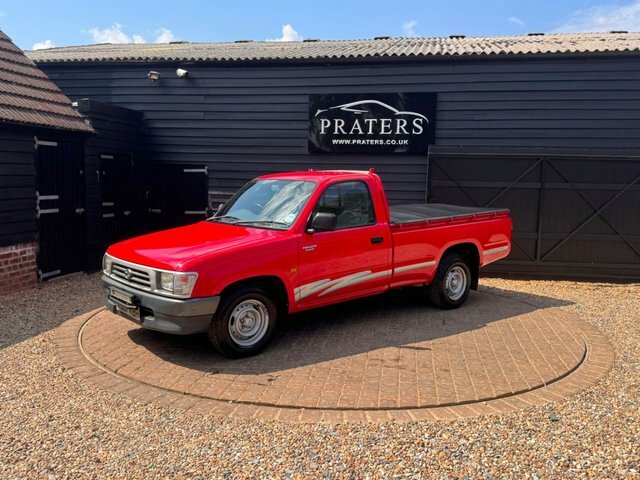 Toyota HILUX Pickup 2dr Diesel Manual Red