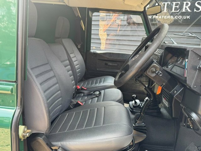 Land Rover Defender 90 Suv Green #9
