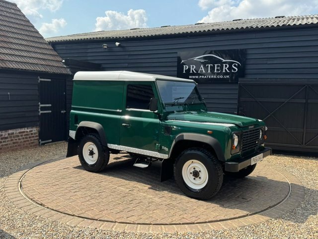 Land Rover Defender 90 Td5 Hard Top Suv Green