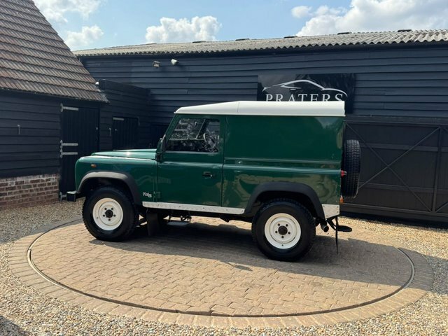 Land Rover Defender 90 Suv Green #21