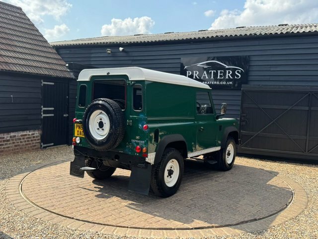 Land Rover Defender 90 Suv Green #8