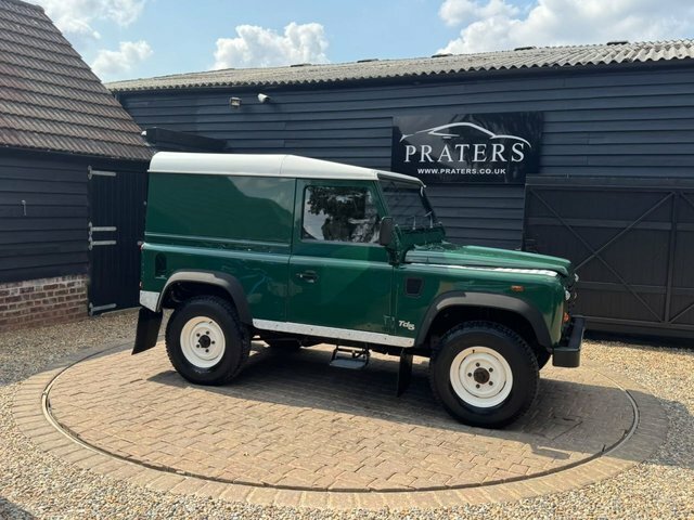 Land Rover Defender 90 Suv Green #15