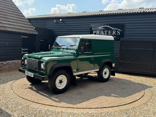 Land Rover Defender 90 Td5 Hard Top Suv Green #2