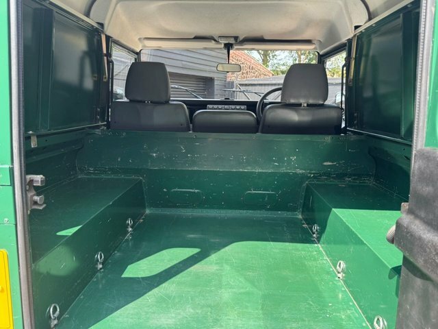 Land Rover Defender 90 Suv Green #14