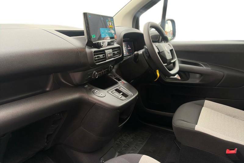 Citroen e-Berlingo 100Kw Plus M 52Kwh Green #2