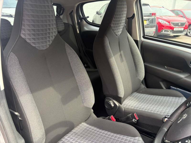Peugeot 108 1.0 72 Allure - 2022 71 Silver #3
