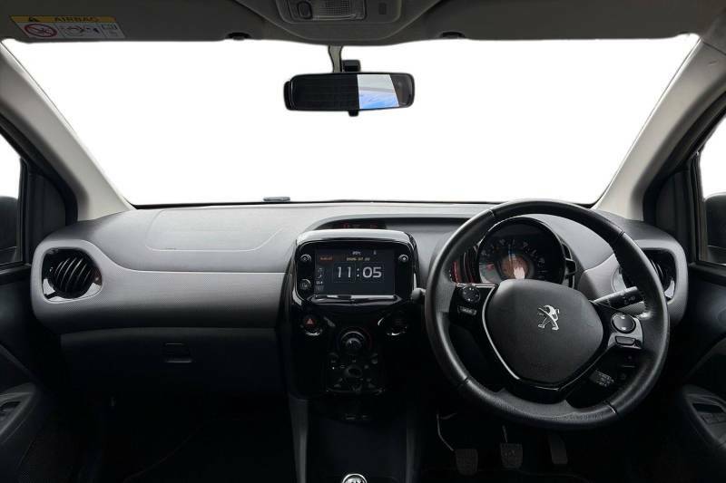 Peugeot 108 Allure White #8