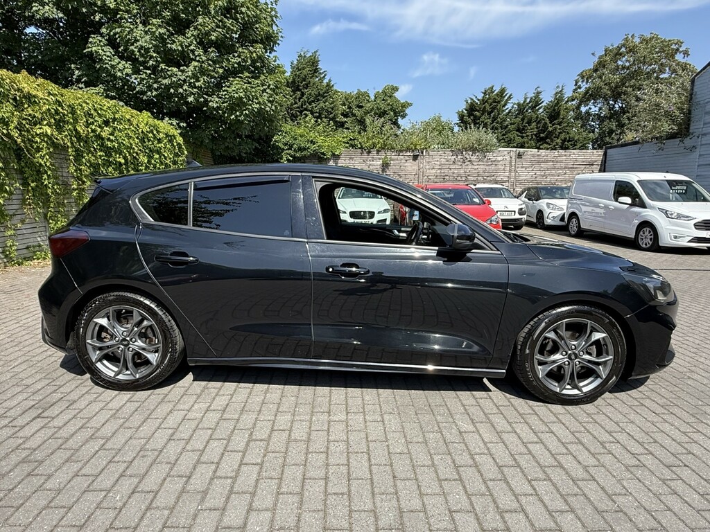 Ford Focus Hatchback 1.5 T Ecoboost St-line 201919 FH19BZA Black #4