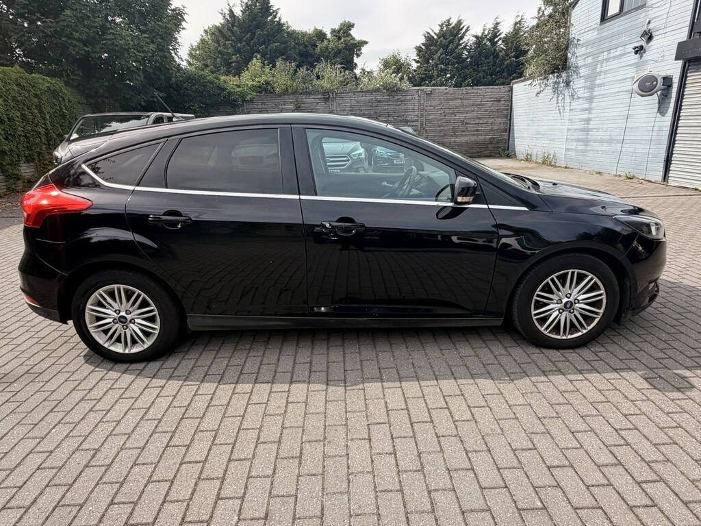 Ford Focus Hatchback 1.5 Tdci Zetec Edition 201818 Black #4