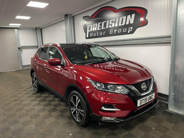 Nissan Qashqai Dig-t N-connecta Euro 6 Red