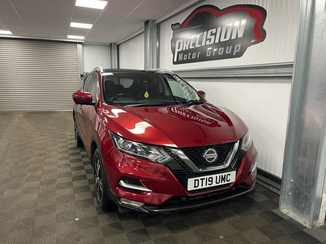 Nissan Qashqai Dig-t N-connecta Euro 6 Red #2